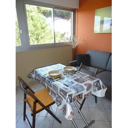 Proche Port Et Plages, Piscine *